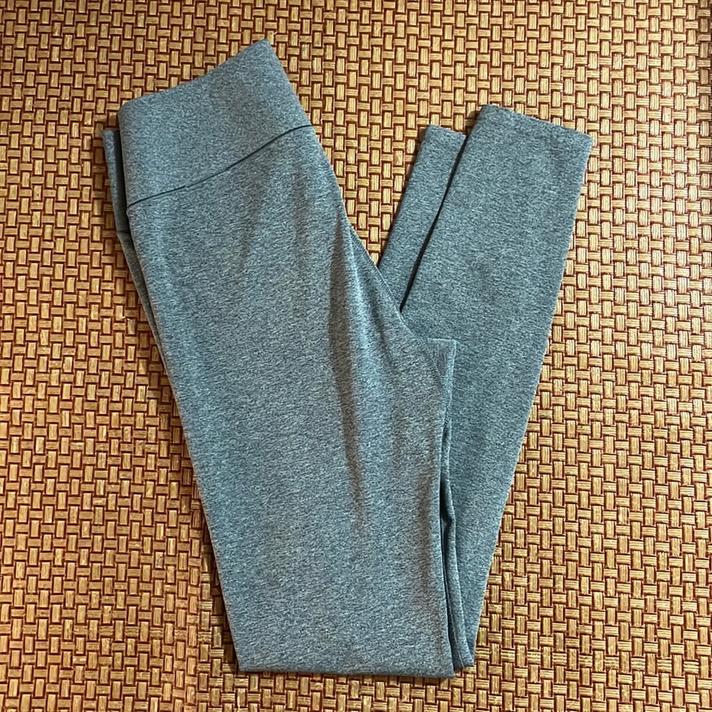 UNIQLO WOMEN AIRISM LEGGING